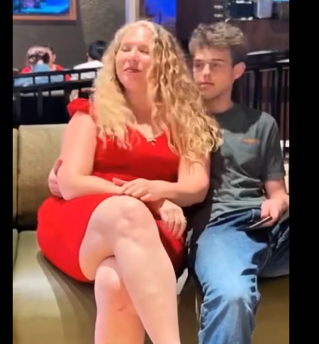 AİLEM ONUN BENİM İÇİN