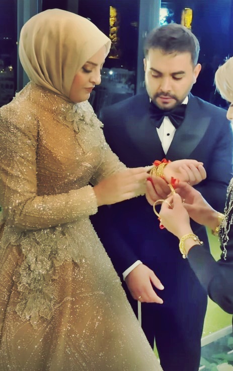 Yeni Evliydim, Evde kimse yokken banyo yapmak istedim