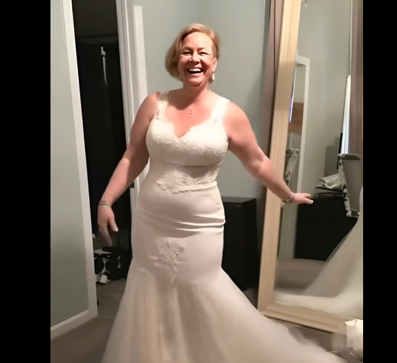 Düğün sırasında gelin aniden elbisesinin