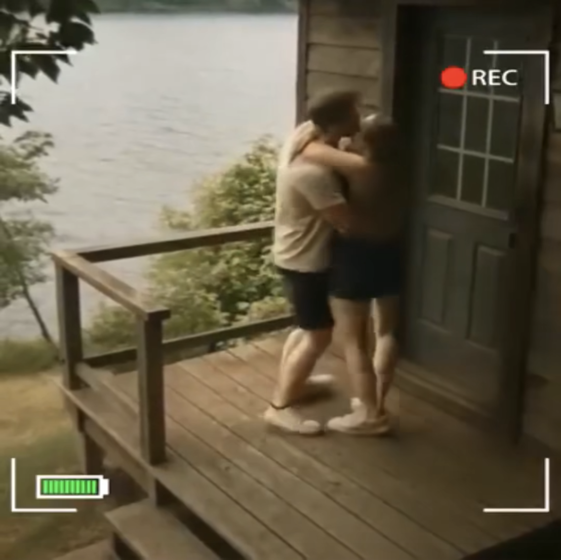 KOCAM, KADIN İŞ ARKADAŞINI