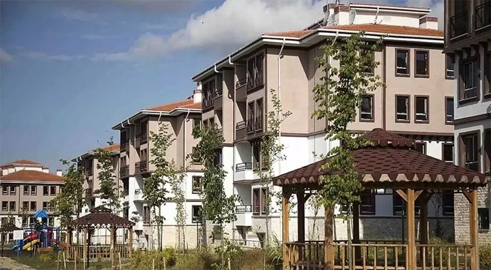 Gangsterler zavallı yaşlı bir adamı kandırıp