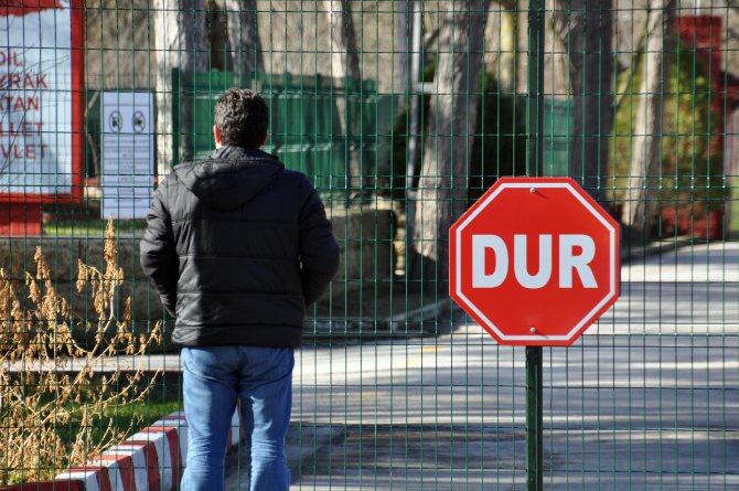 ortadan ikiye bölünerek