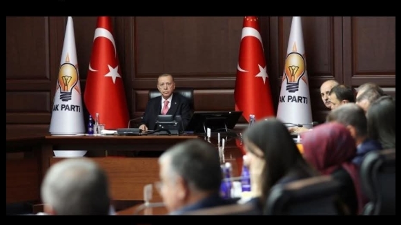 Ak partinin gizli toplantısı basına sızdı