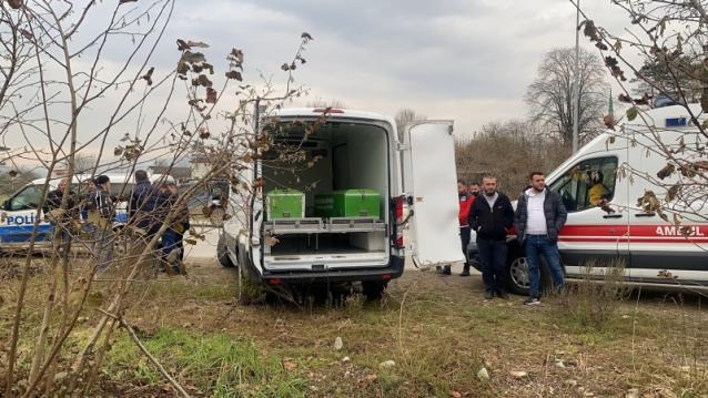 Hamile bir kadın vefat eder. Onu yıkamak üzere tahtanın