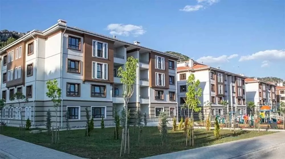 Henüz bir hafta önce toprağa verilen bir adam