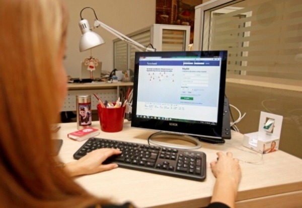 Kaynanam beni çok sever seni kızımdan