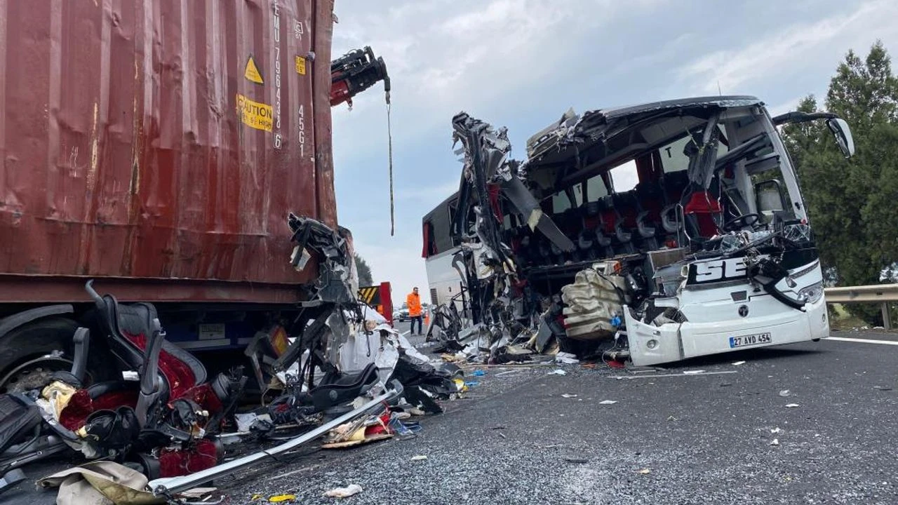 Türkiye Yasa Boguldu