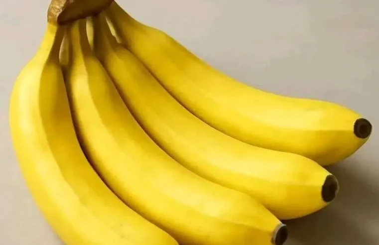 Doktorlar yatmadan önce muz yemenin