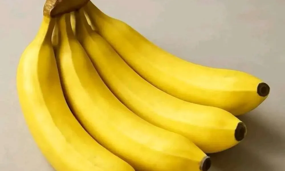 Doktorlar yatmadan önce muz yemenin