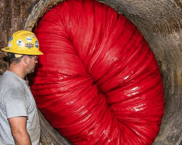 Bir kanalizasyon işçisi