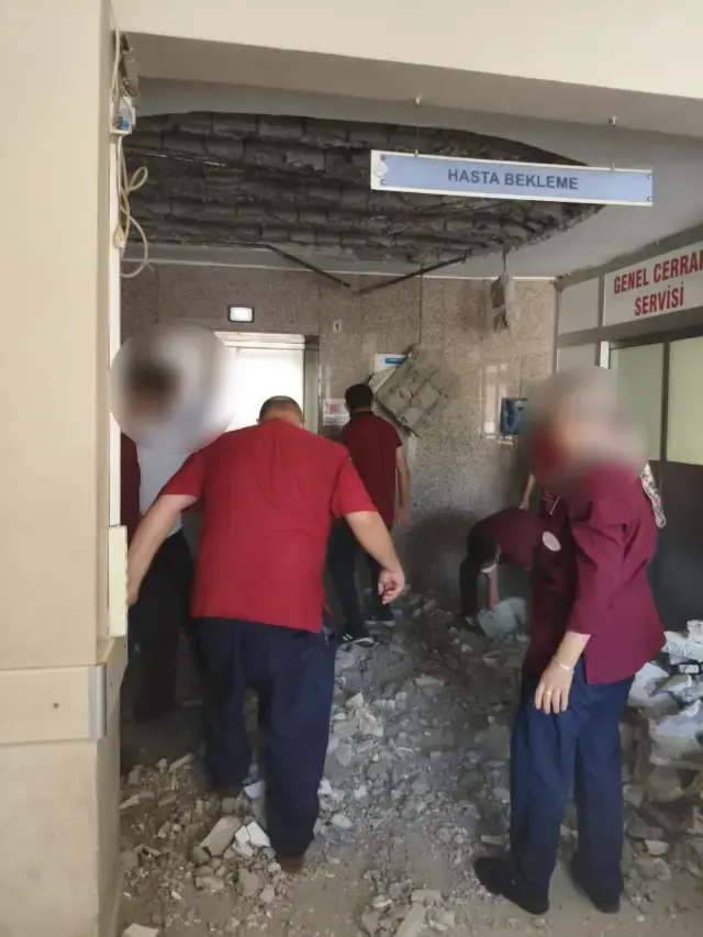 Devlet hastanesi çöktü