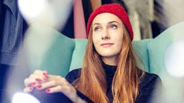 İnternette Biriyle Tanışan Kadın