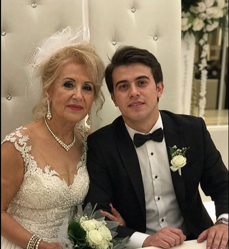 Yirmi beş yaşındaydım ve hayatım boyunca hiç sahip olmadığım kadar büyük bir borcun içindeydim.